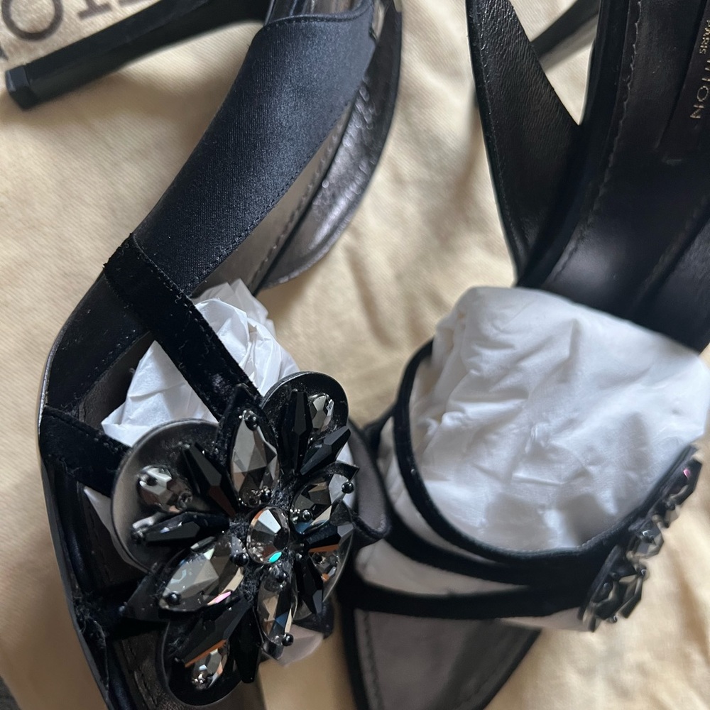 Super elegant sandals with Swarovski